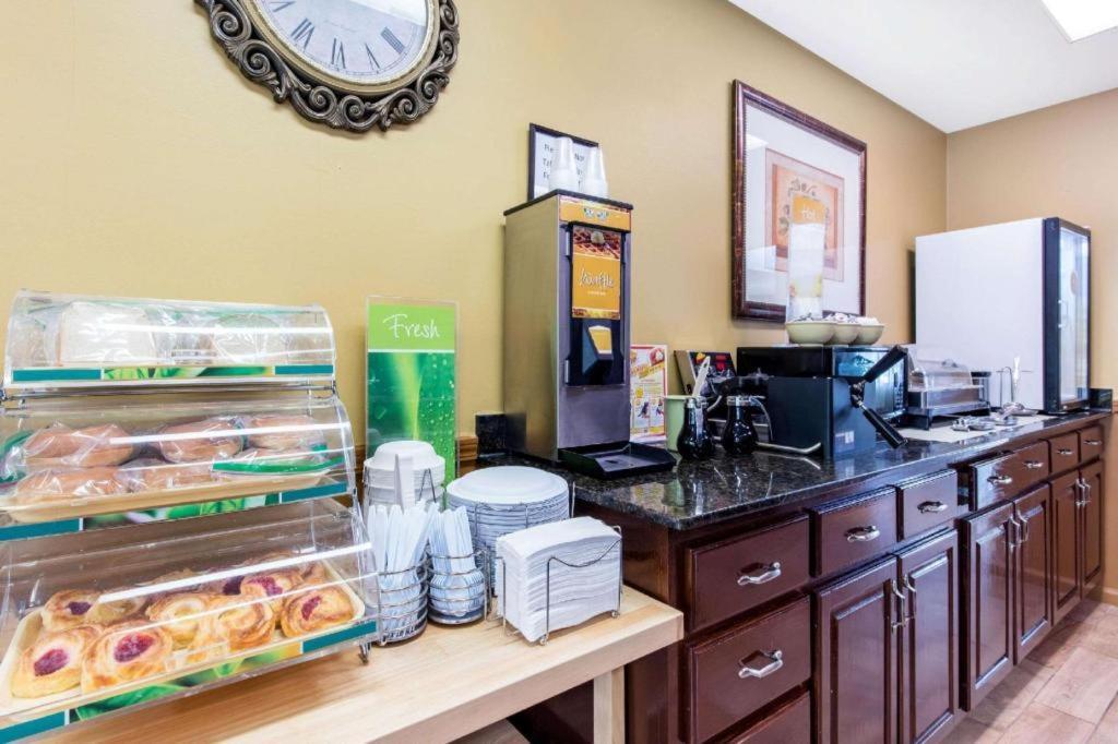 Quality Inn Arab Hwy 231 Ngoại thất bức ảnh